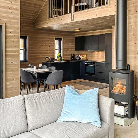 Lovely In With Kitchen * Vikeså
