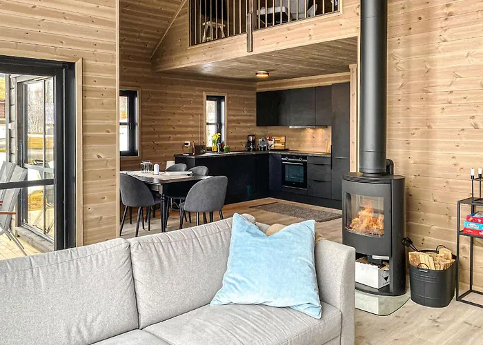 Lovely In With Kitchen * Vikeså