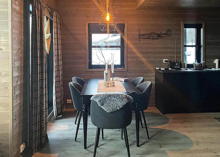 Lovely In With Kitchen * Vikeså